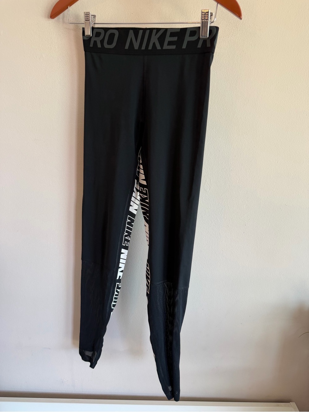 Nike Pro Women Black Training Leggings Mesh Panels CN9858-010 Size S